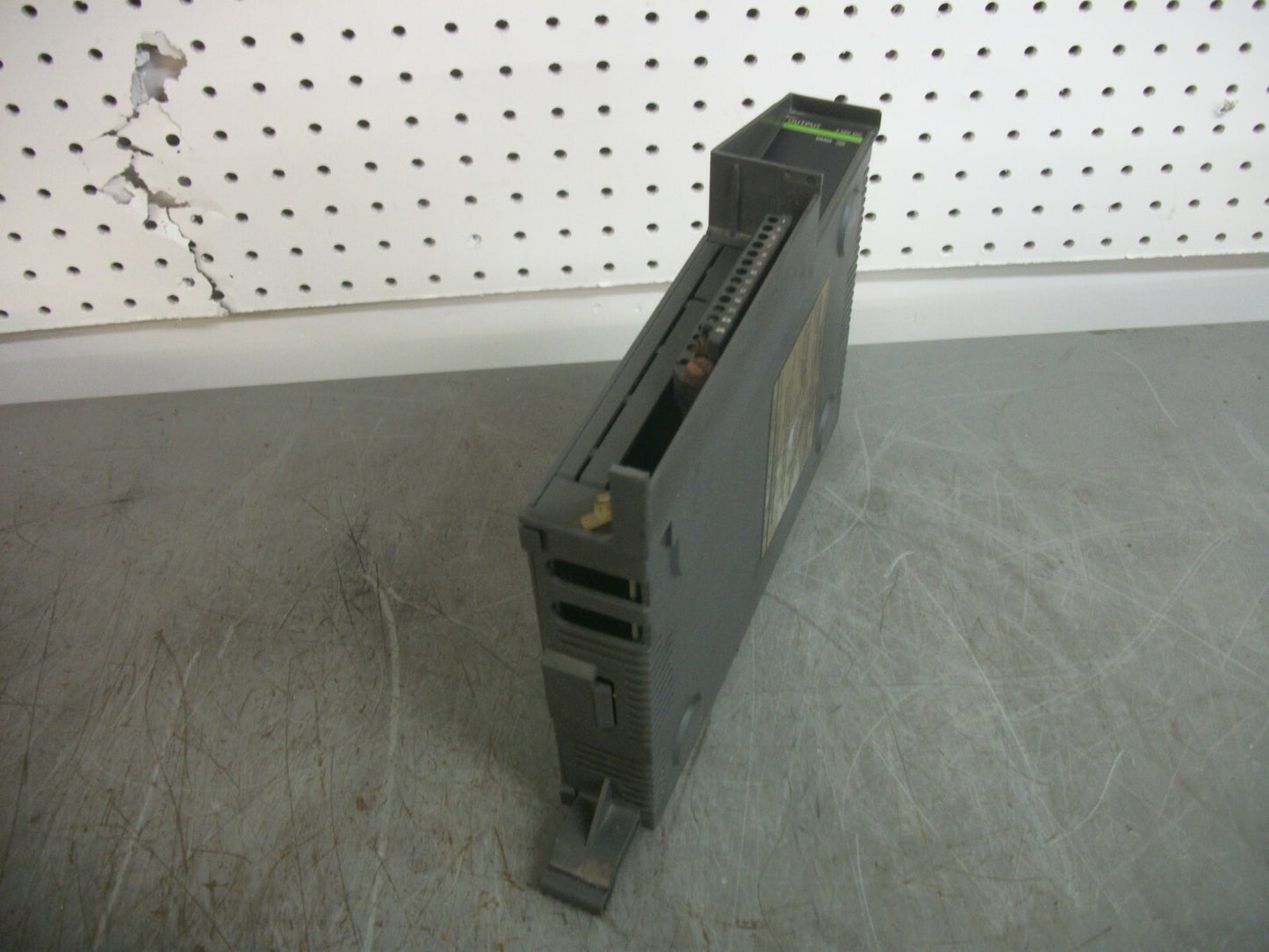 GIDDINGS & LEWIS PIC900 PROGRAMMABLE COMPUTER OUTPUT MODULE 502-03518-22R1