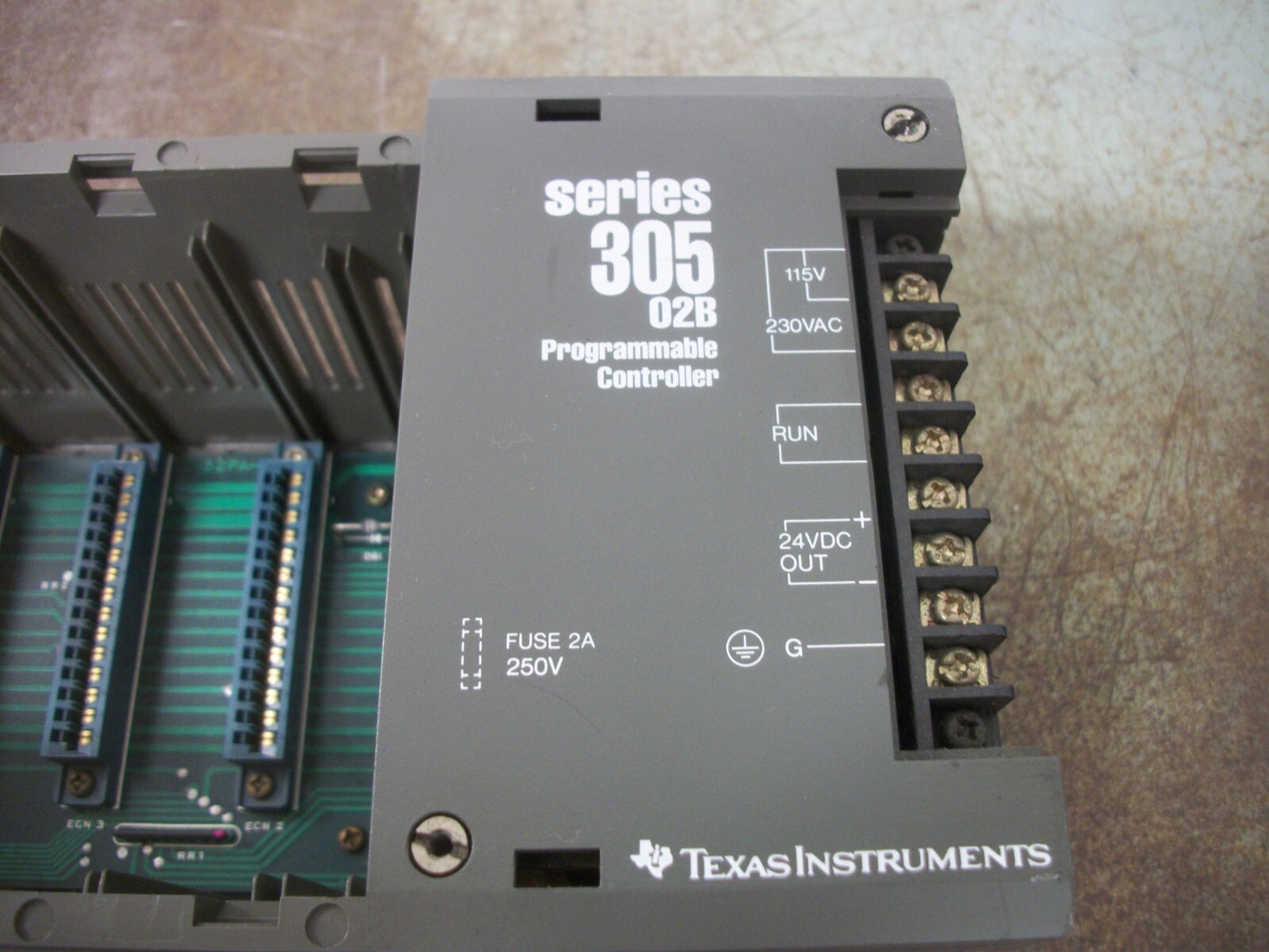 TEXAS INSTRUMENTS 5-SLOT PLC RACK CHASSIS W/POWER SUPPLY 305-02B