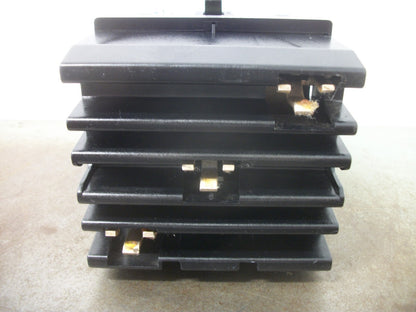 SQUARE D POWERPACT I-LINE HJ CIRCUIT BREAKER HJA36070 70AMP 600VOLT 3POLE