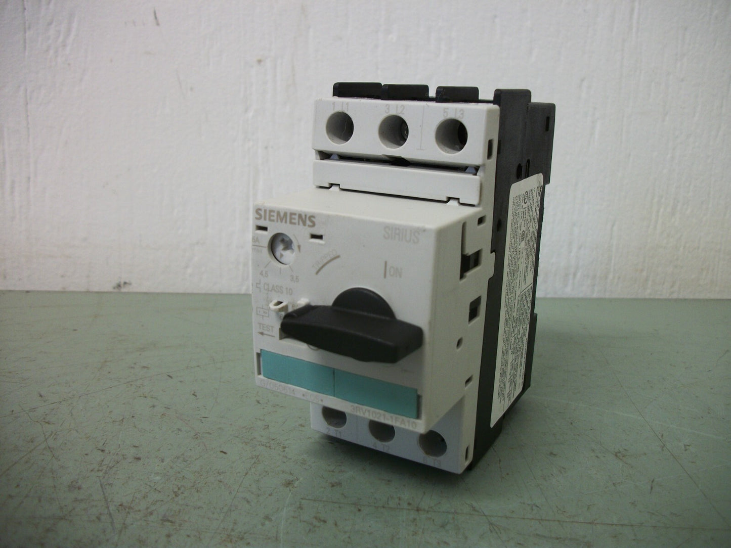 SIEMENS MOTOR CIRCUIT BREAKER 3RV1021-1FA10 3.5-5AMP