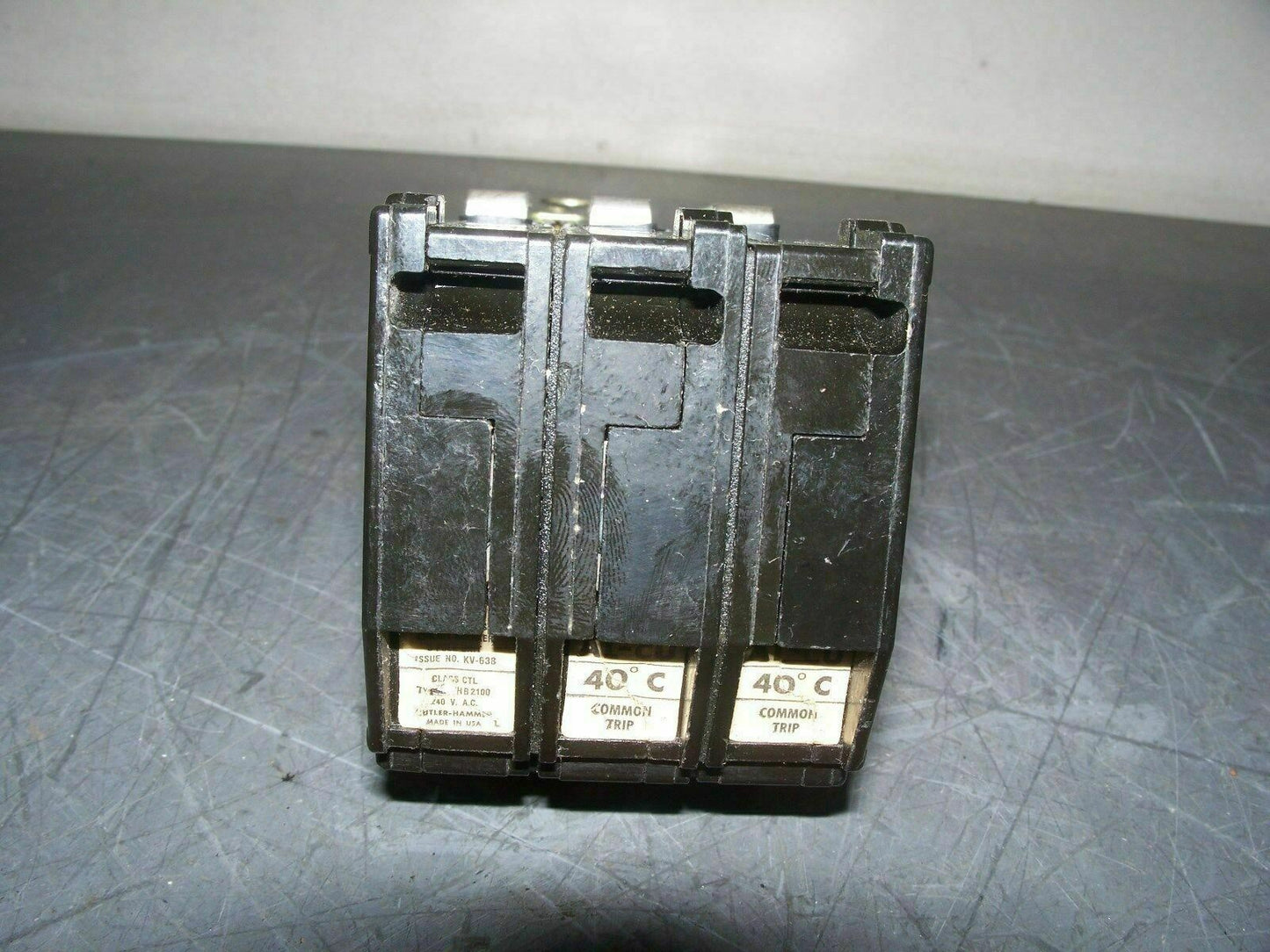 CUTLER-HAMMER CHB CIRCUIT BREAKER CHB2100 CHB290 90AMP 240VOLT 3POLE