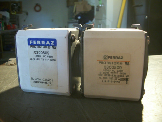 LOT OF 2 FERRAZ PROTISTOR FUSES Q300509 630AMP 1250VOLT NOB