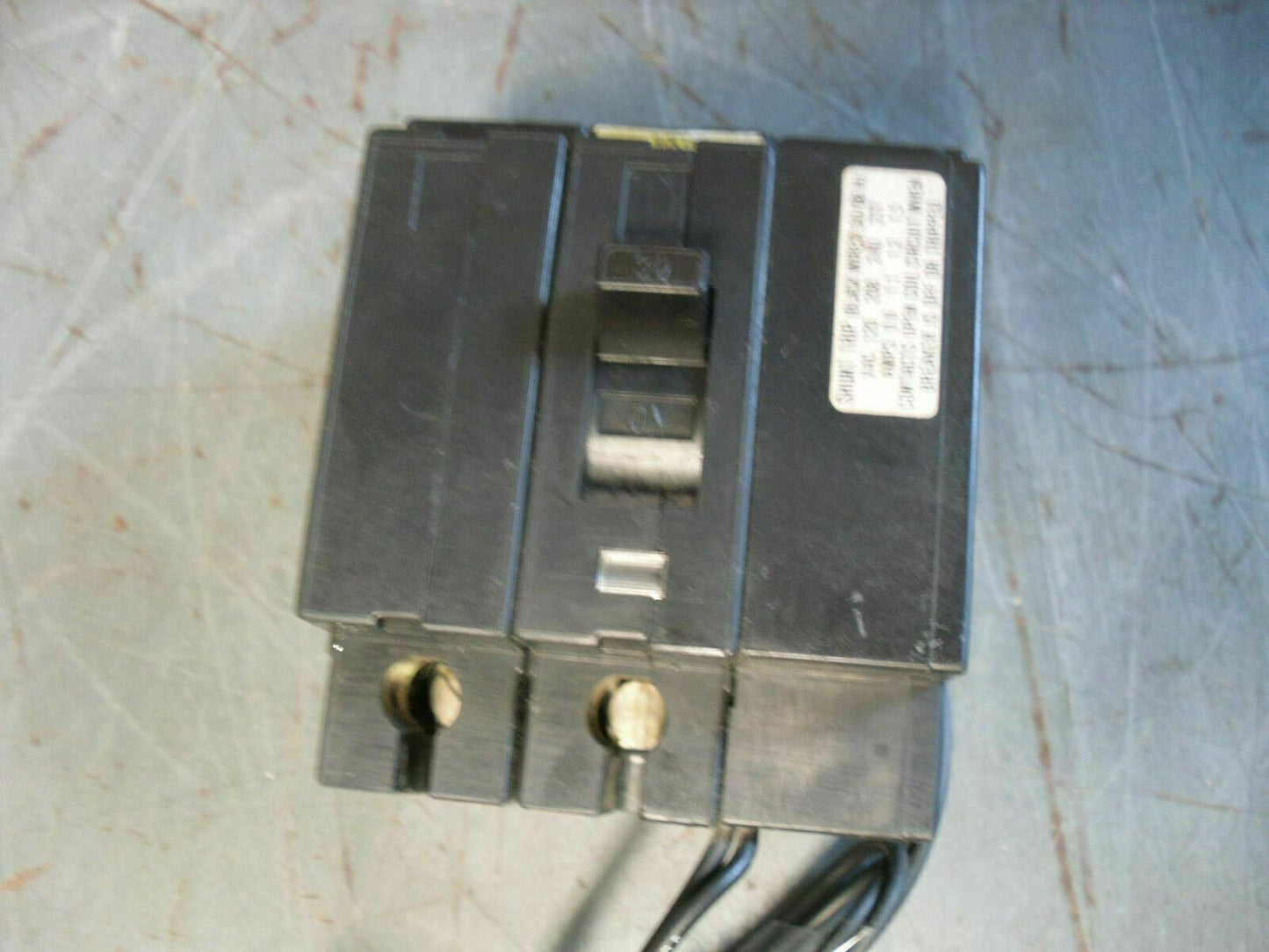 SQUARE D EHB-4 CIRCUIT BREAKER EHB240301082 30AMP 480VOLT 2POLE W/SHUNT
