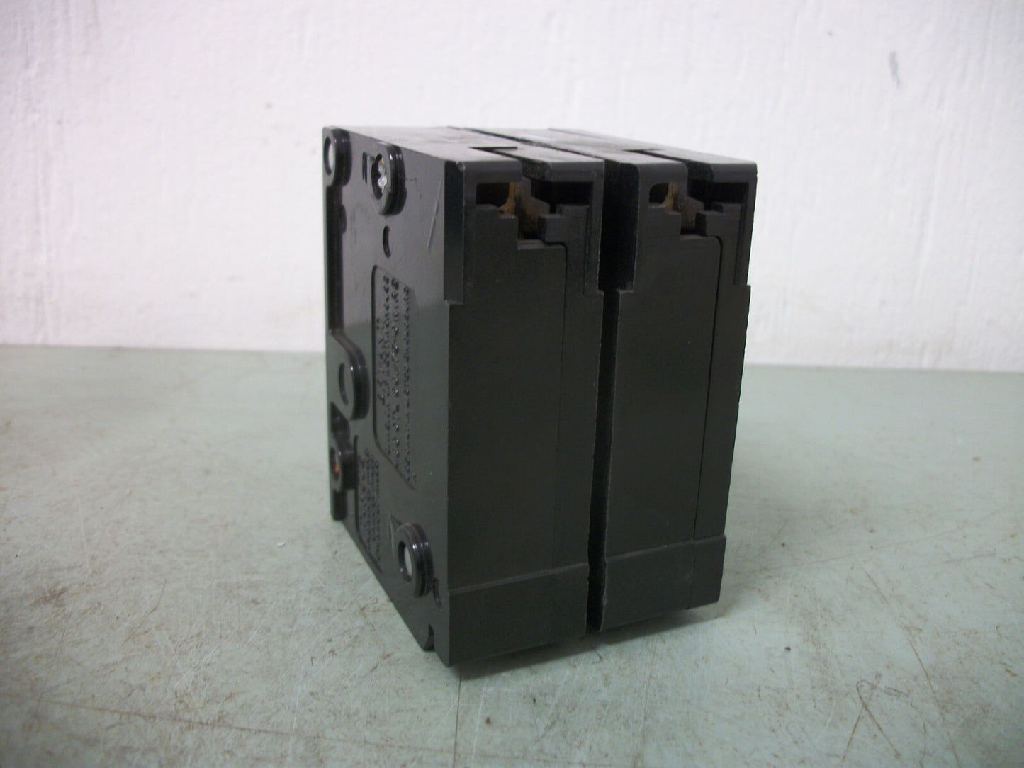 BRYANT BR CIRCUIT BREAKER BR210 10AMP 240VOLT 2POLE NOB