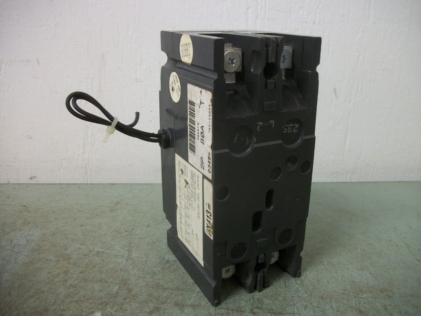 GE TED CIRCUIT BREAKER TED124080 80AMP 480VOLT 2POLE BLACK W/SHUNT