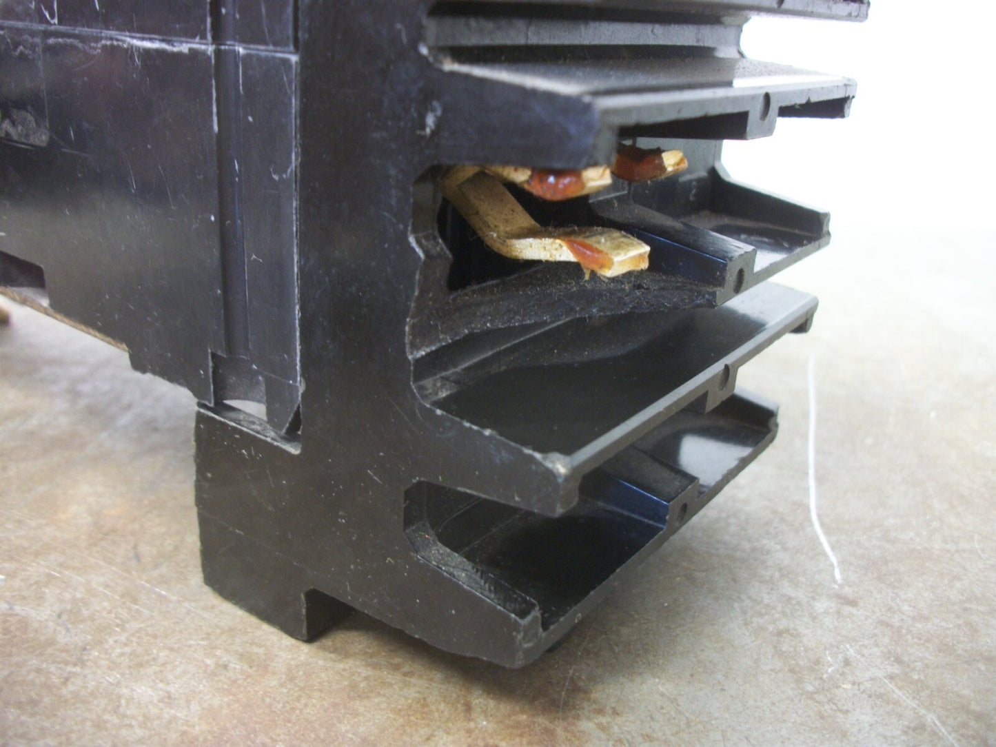 SQUARE D I-LINE FH CIRCUIT BREAKER FH26030AB 30AMP 600VOLT 2POLE CHIPPED