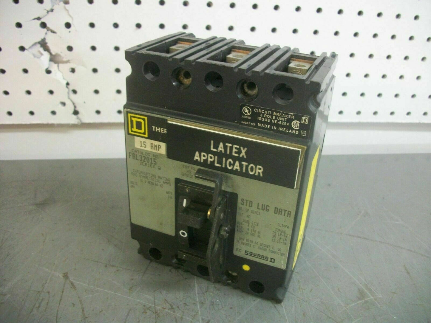 SQUARE D FAL CIRCUIT BREAKER FAL32015 15AMP 240VOLT 3POLE GRAY
