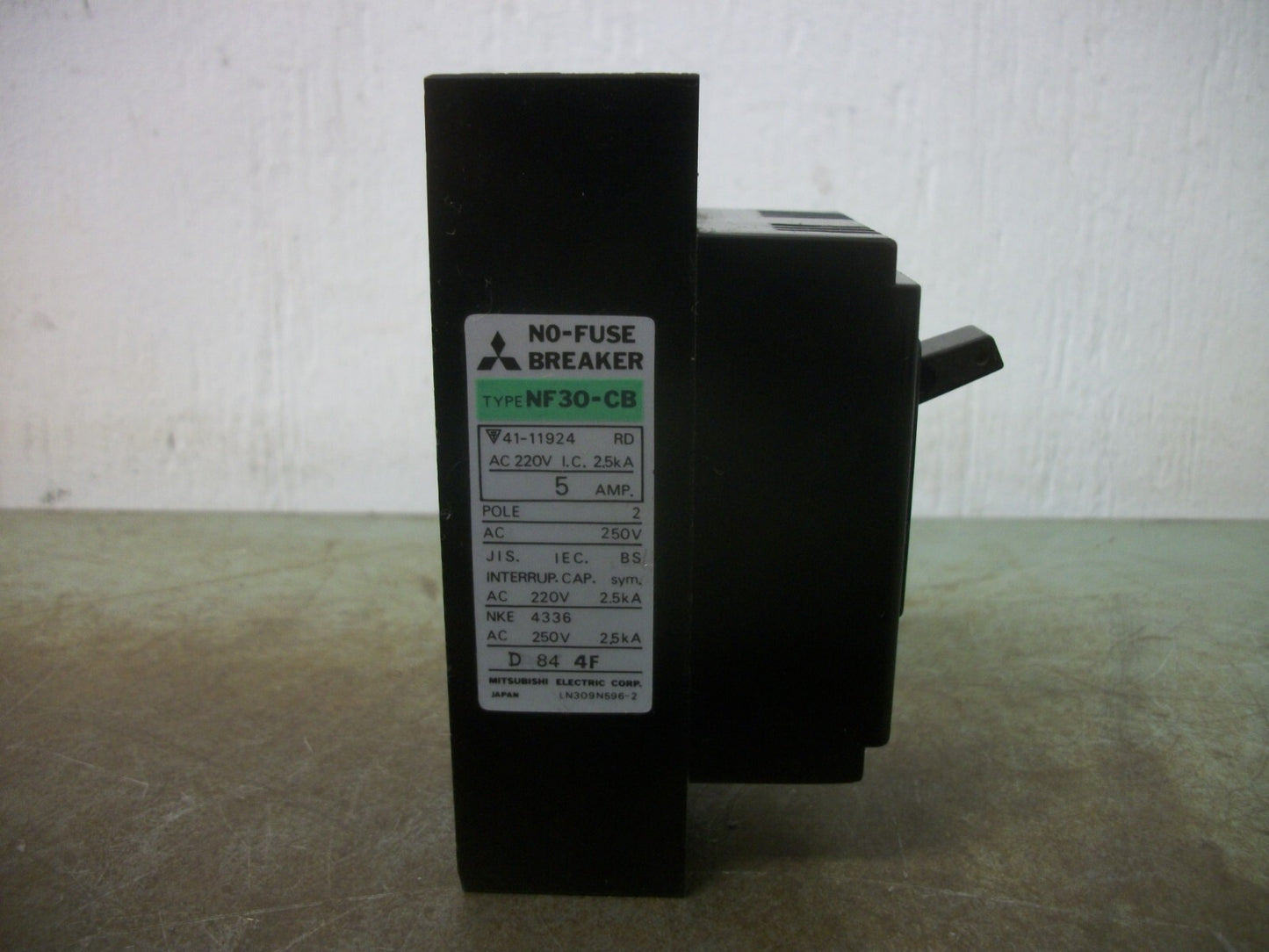MITSUBISHI NO-FUSE CIRCUIT BREAKER NF30-CB 5AMP 250VOLT 2POLE