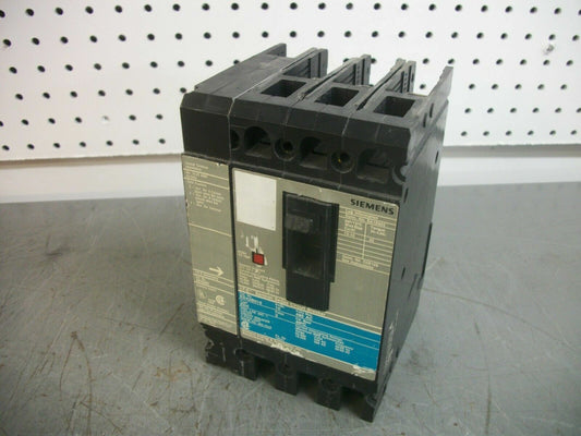 SIEMENS SENTRON ED4 CIRCUIT BREAKER ED43B015 15AMP 480VOLT 3POLE W/AUX