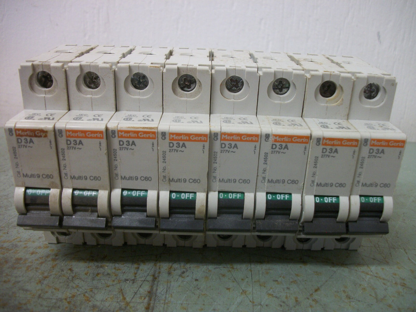 MERLIN GERIN LOT OF 8 MULTI 9 C60 CIRCUIT BREAKERS MG24502 3AMP 277VOLT 1POLE