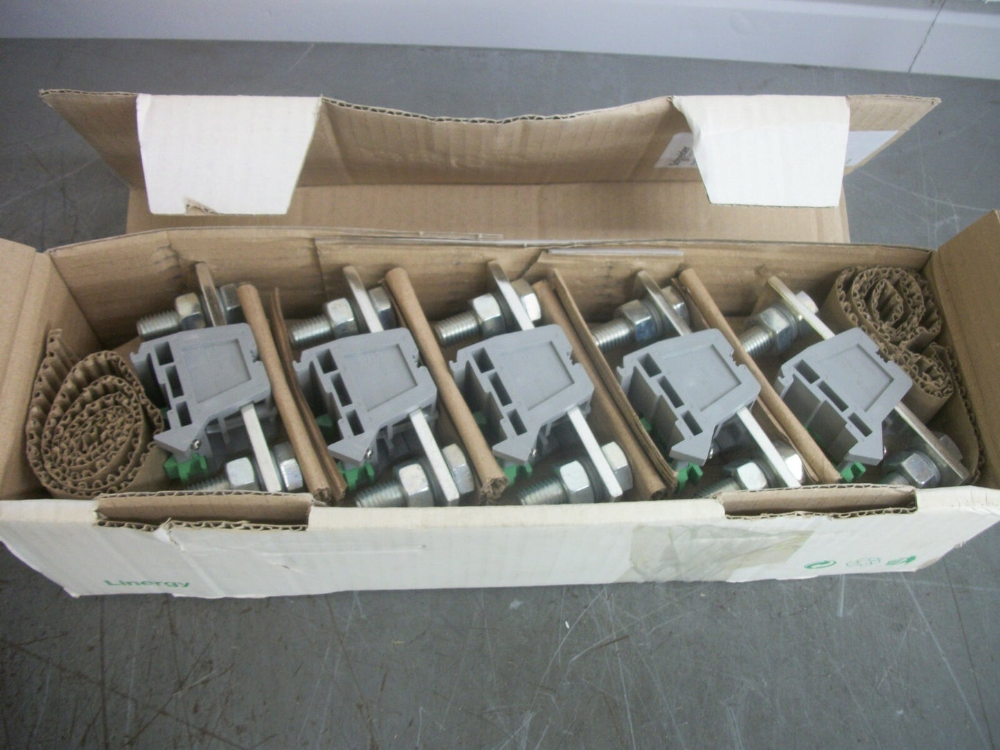 TELEMECANIQUE BOX OF 10 2-POINT 95mm2 LUG-LUG SCREW TERMINALS NSYTRV952BB NIB