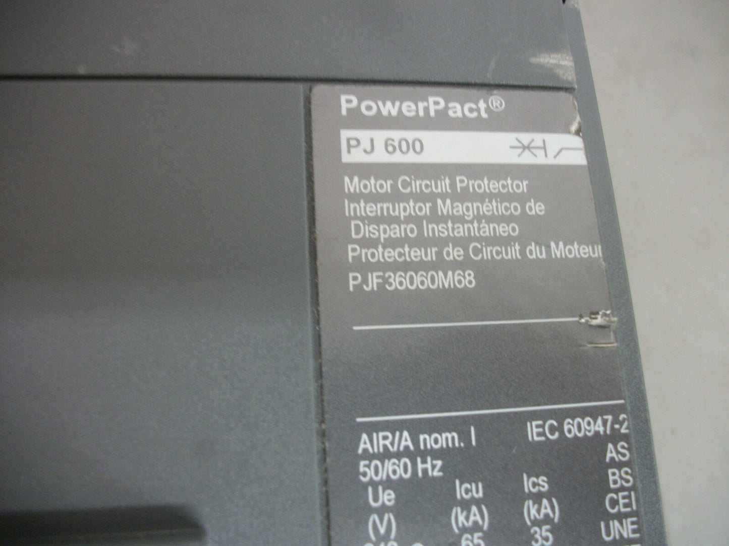 SQUARE D POWERPACT PJ CIRCUIT BREAKER PJF36060M68 600AMP 600VOLT 3POLE NOB