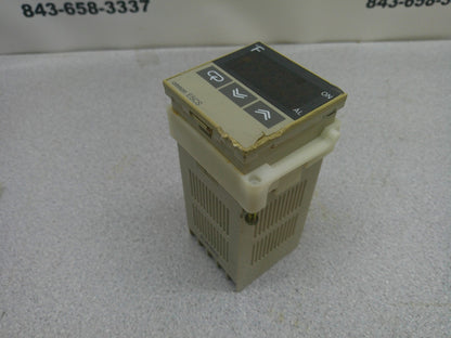 OMRON TEMPERATURE CONTROLLER E5CS-R1KJX-F