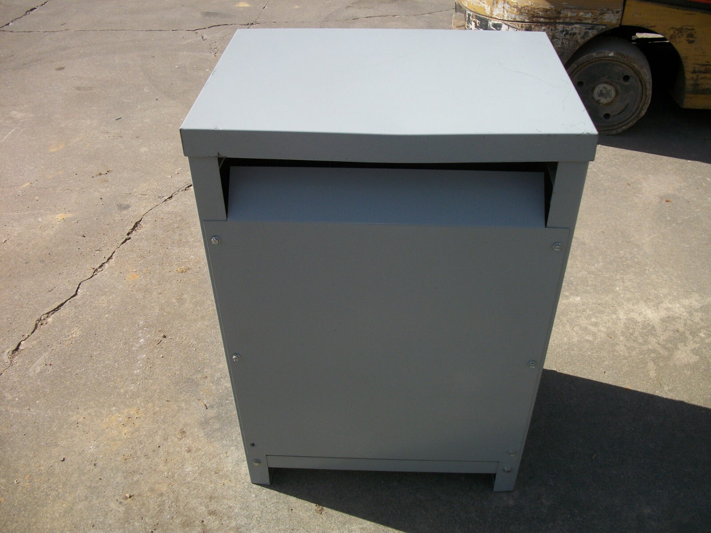 GENERIC 40KVA 3PH TRANSFORMER HV 460D LV 460Y/266