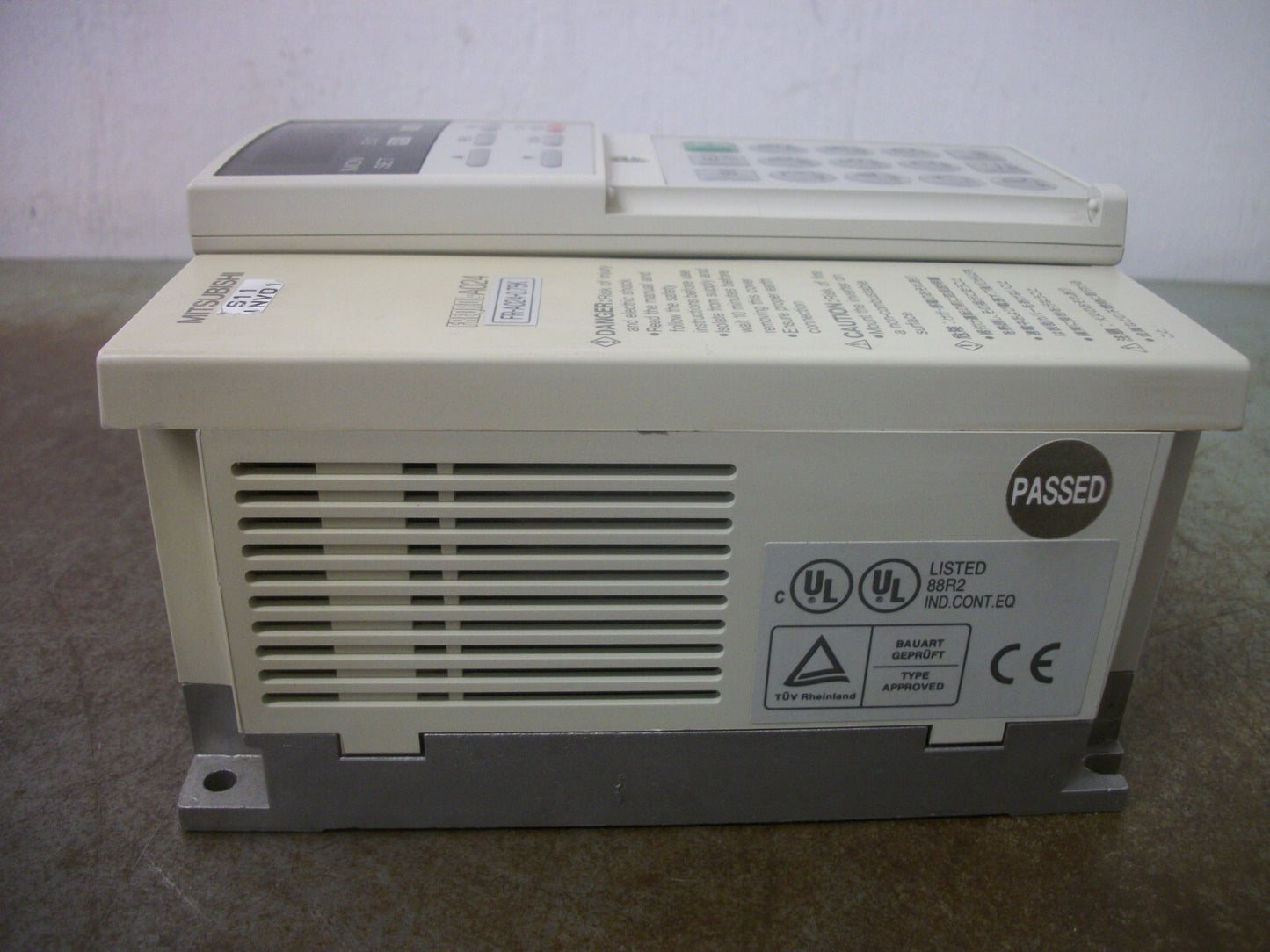 MITSUBISHI FREQROL-A024 0.4KW INVERTER DRIVE FR-A024-0.4K 230VOLT 3PH 3AMP NOTE