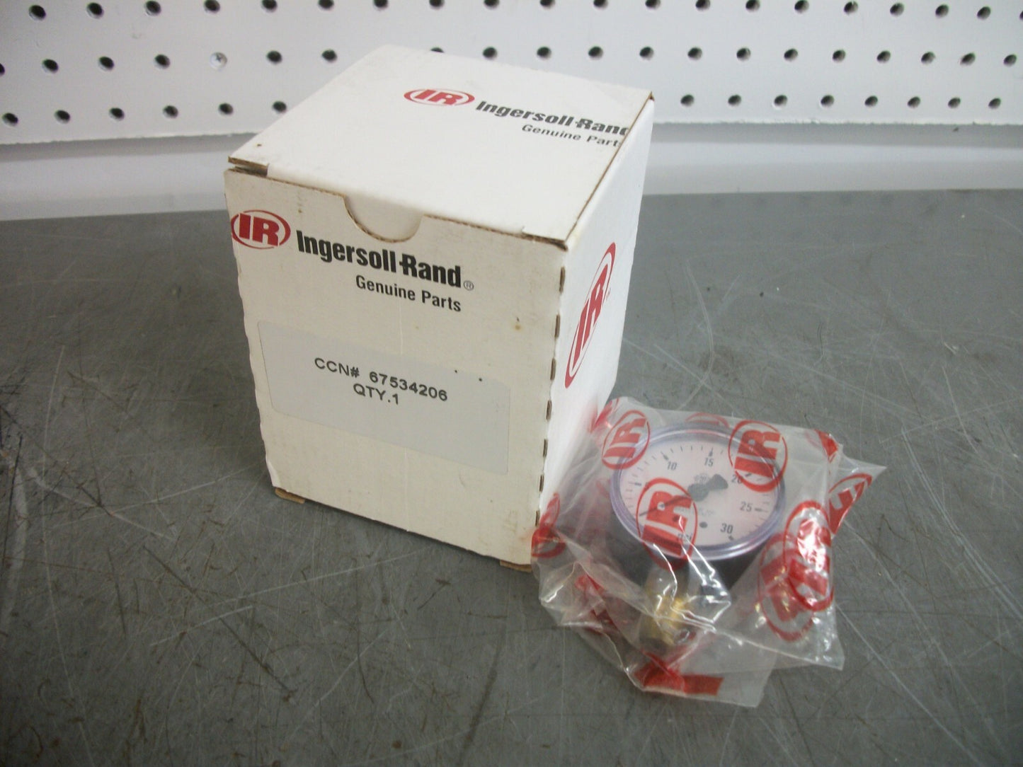 INGERSOLL-RAND PNEUMATIC PRESSURE GAUGE 67534206 0-30PSI NIB