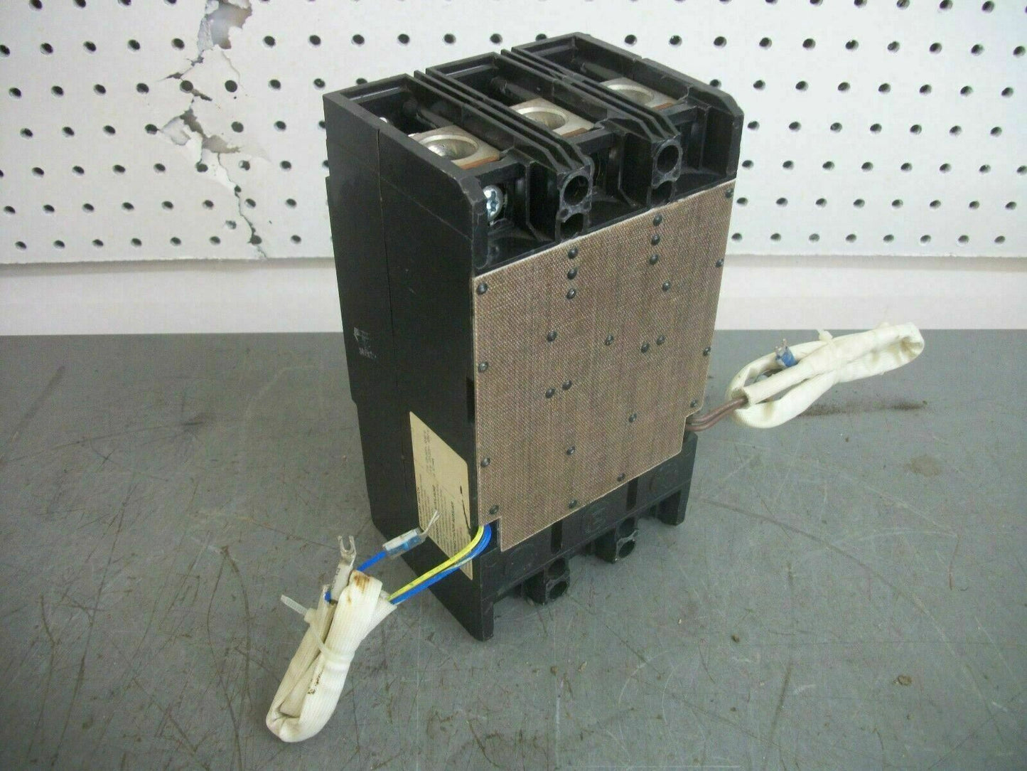 SQUARE D KHL CIRCUIT BREAKER KHL3615017DC1616 150AMP 600VOLT 3POLE W/UV & AUX