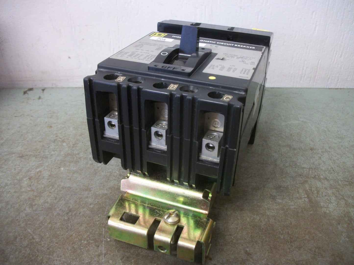 SQUARE D I-LINE FA CIRCUIT BREAKER FA34020 20AMP 480VOLT 3POLE GRAY