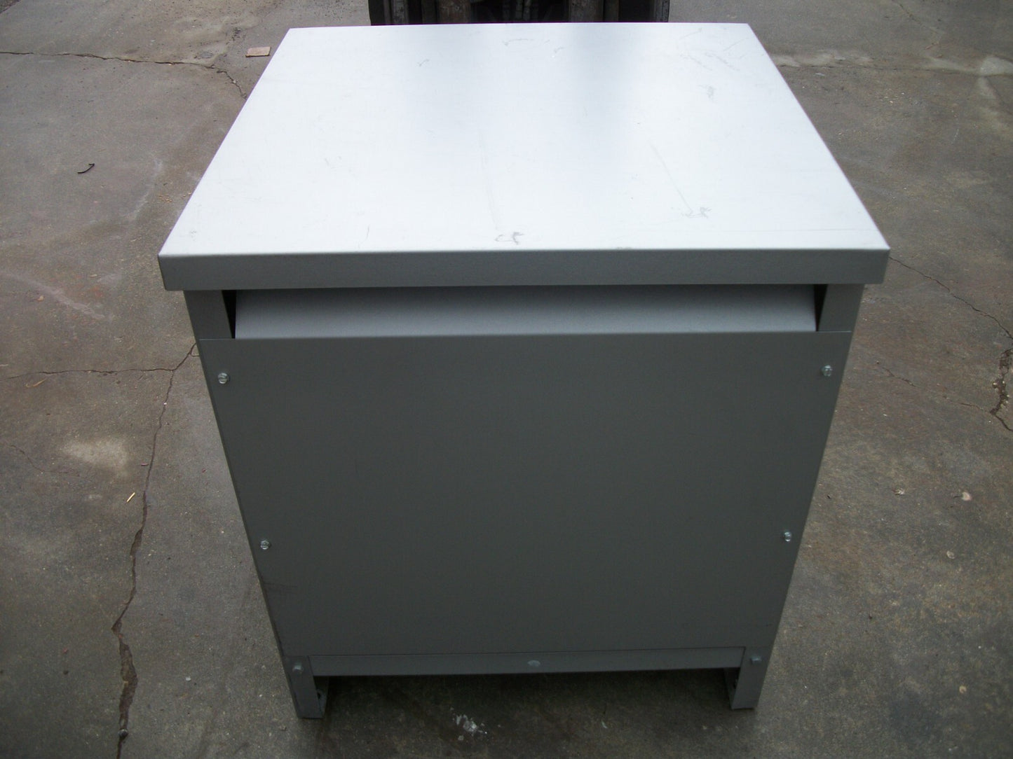 DONGAN 37.5KVA 1PH 3R TRANSFORMER 41-5680SH HV 600 LV 120/240