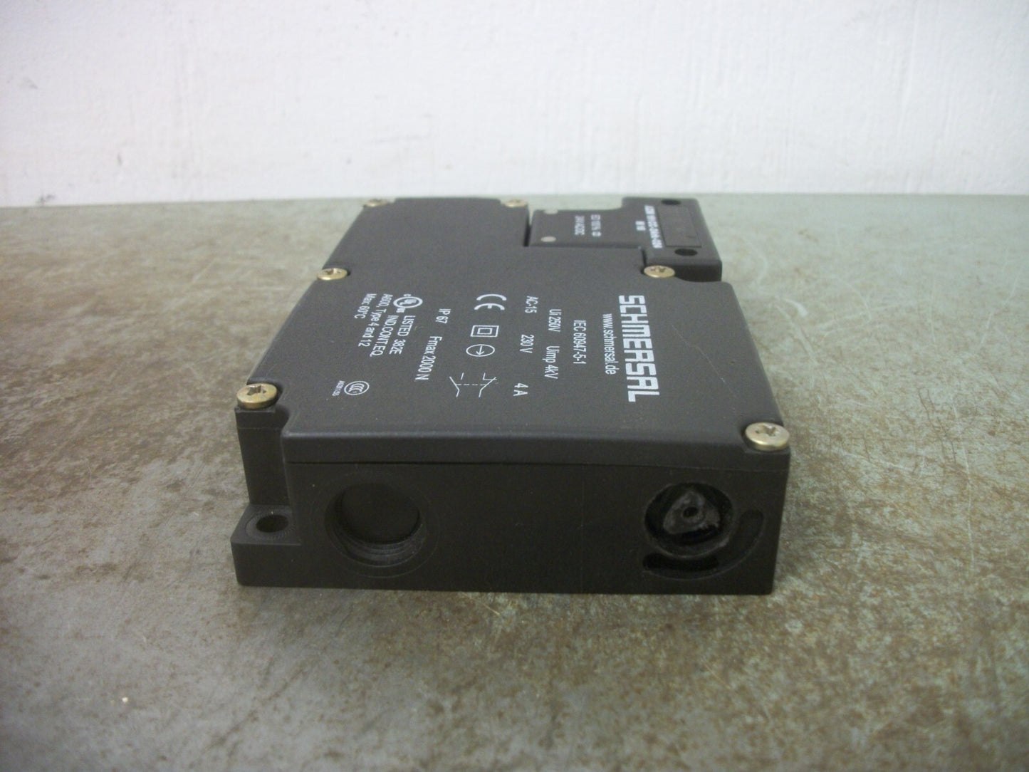 SCHMERSAL SAFETY INTERLOCK SWITCH AZM 161CC-24RK-024