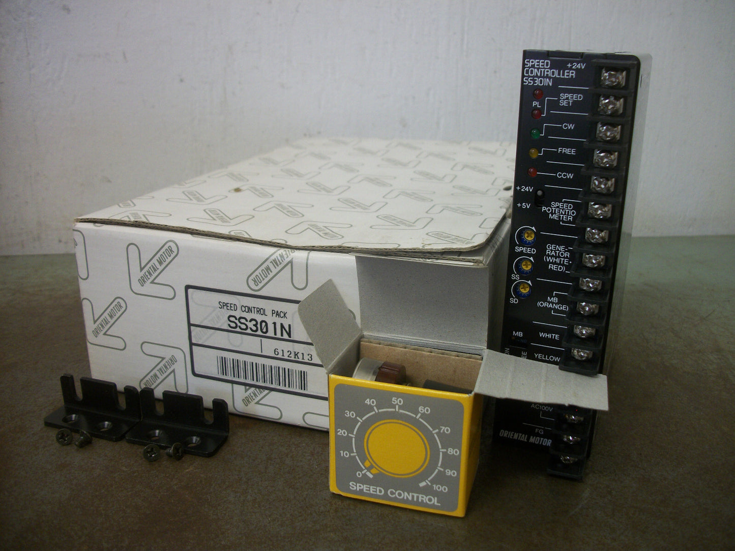 ORIENTAL MOTOR SPEED CONTROLLER SS301N NIB