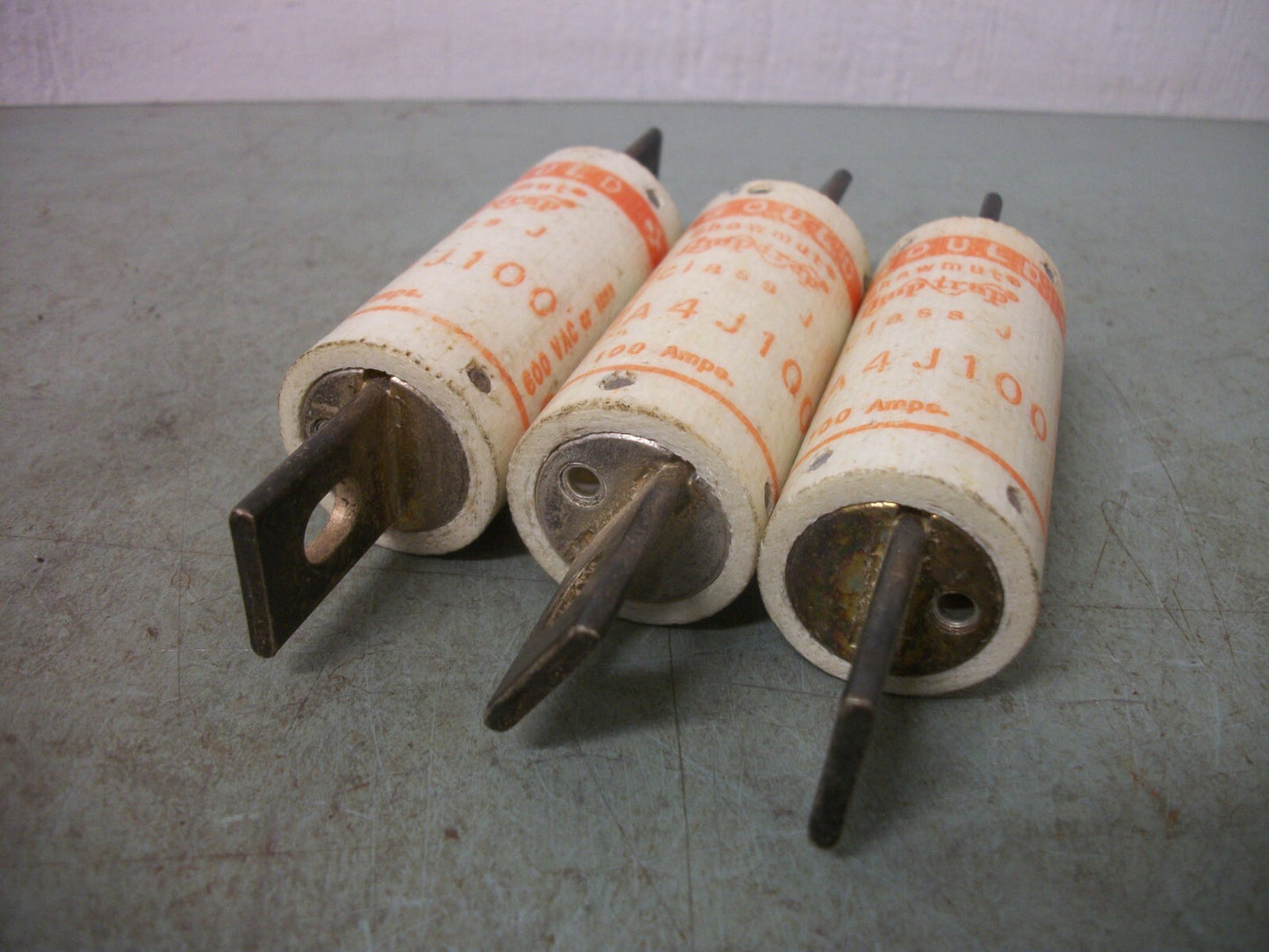 GOULD SHAWMUT LOT OF 3 AMP-TRAP FUSES A4J100 100AMP 600VOLT NOB