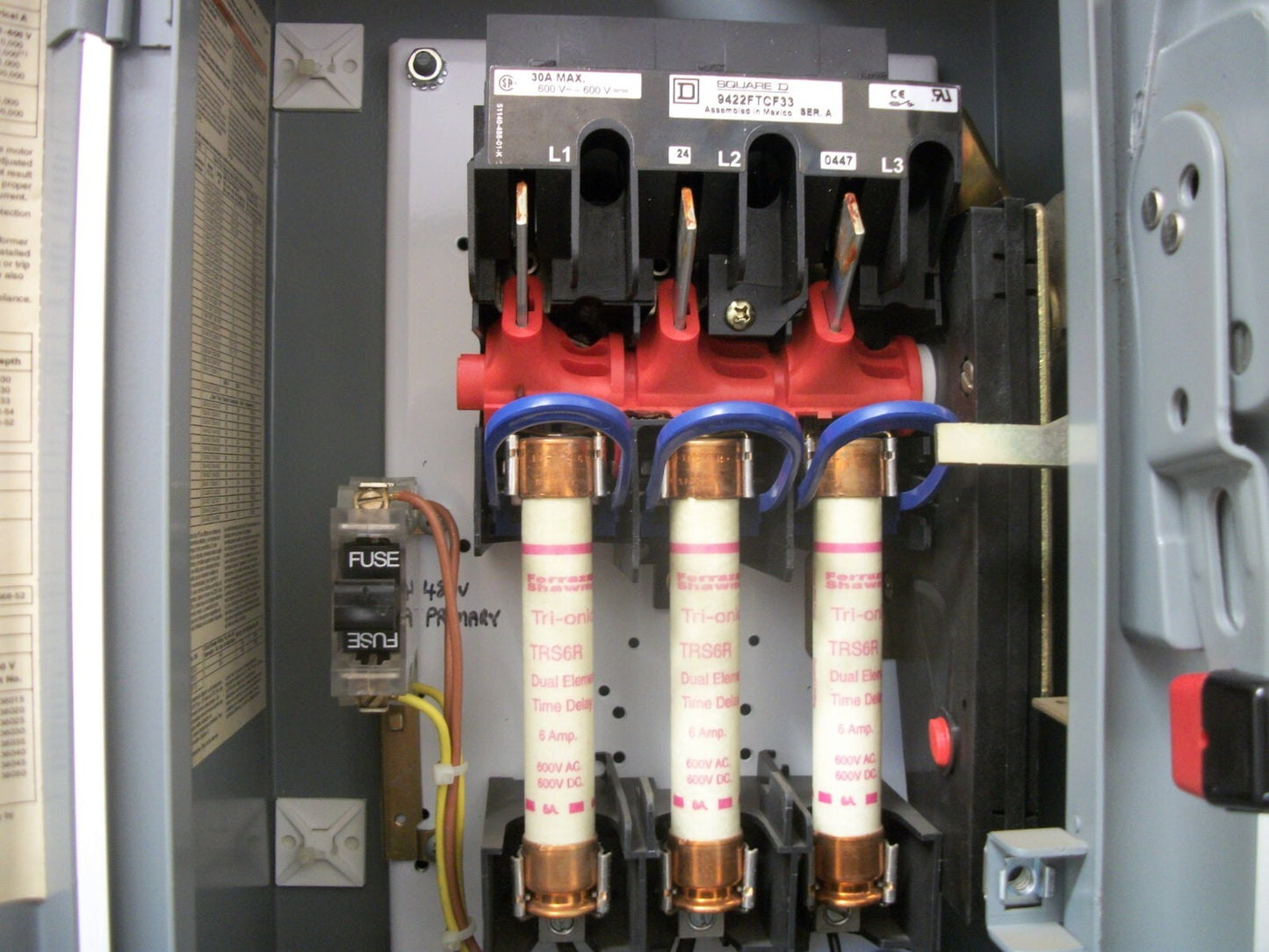 SQUARE D STARTER COMBO SIZE 0 TYPE 1 8536SBO2S 120VCOIL 30AMP FUSIBLE