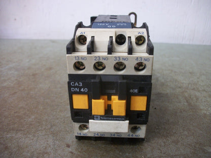 TELEMECANIQUE CONTROL RELAY CA3DN40GD 125VCOIL