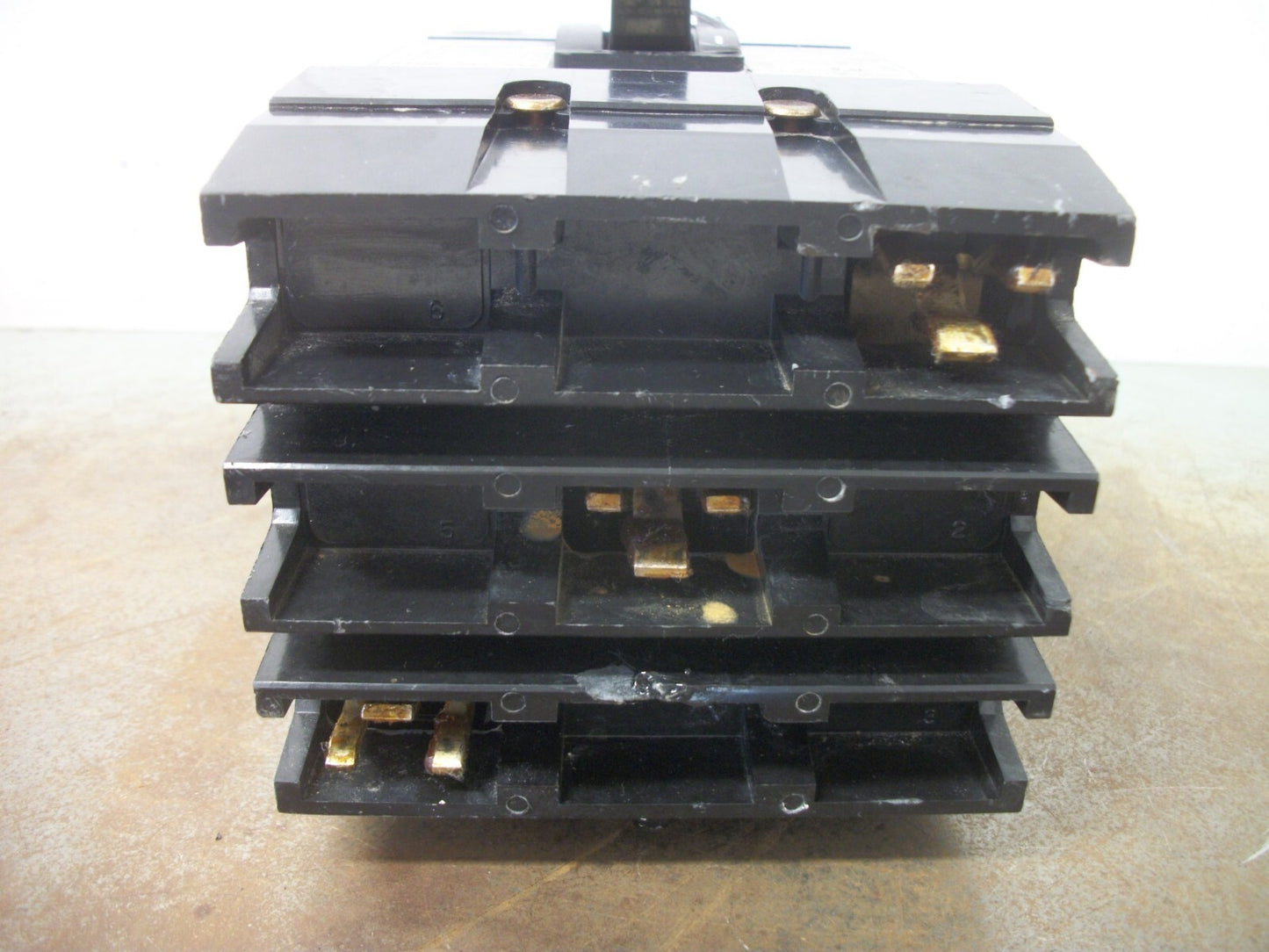 SQUARE D I-LIMITER I-LINE FI CIRCUIT BREAKER FI36070 70AMP 600VOLT 3POLE GRAY