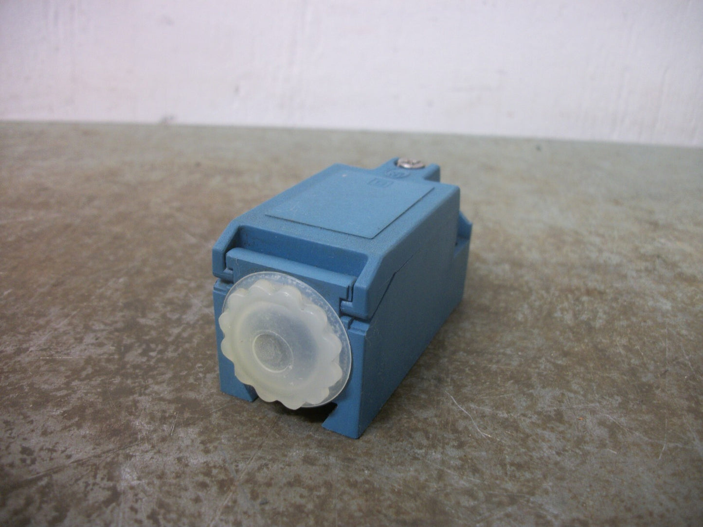 KLOCKNER-MOELLER MINI LIMIT SWITCH AT-11-I NOB