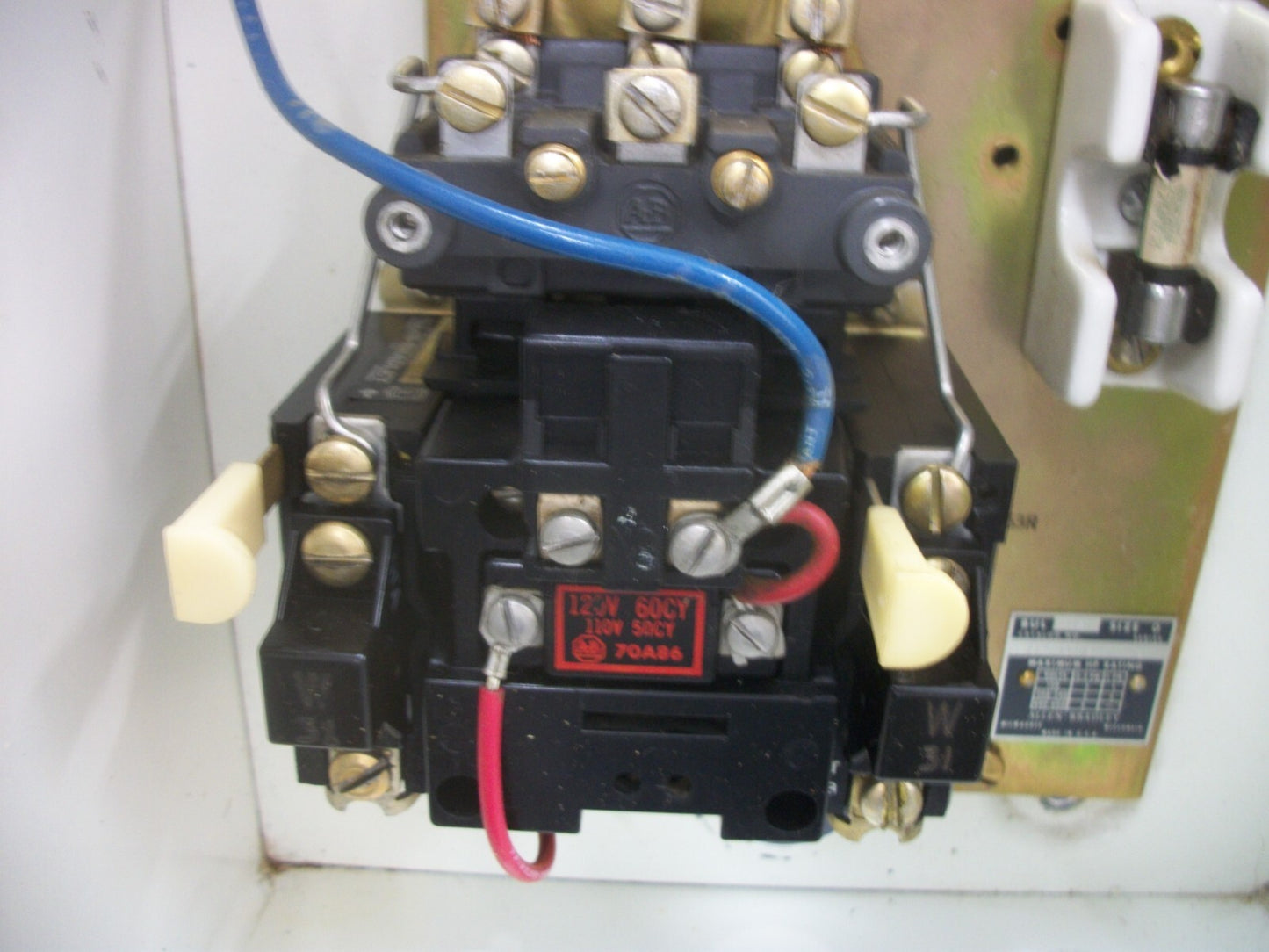 ALLEN-BRADLEY SIZE 0 STARTER COMBO 709-AOD103 120VCOIL 30AMP FUSIBLE