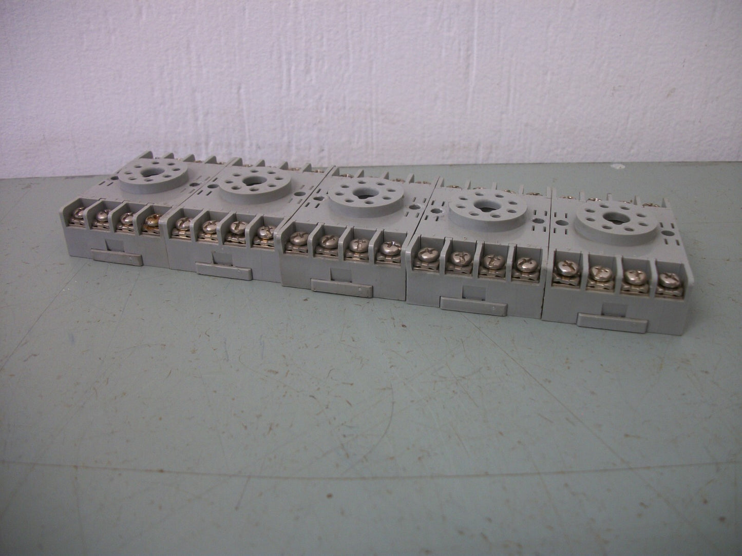 DAYTON LOT OF 5 8-PIN RELAY SOCKET BASES 5X852E 10AMP 300VOLT