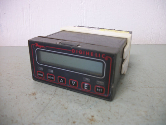 DWYER DIGIHELIC DIGITAL PRESSURE PANEL METER DH-012 RANGE -0.25-0-0.25