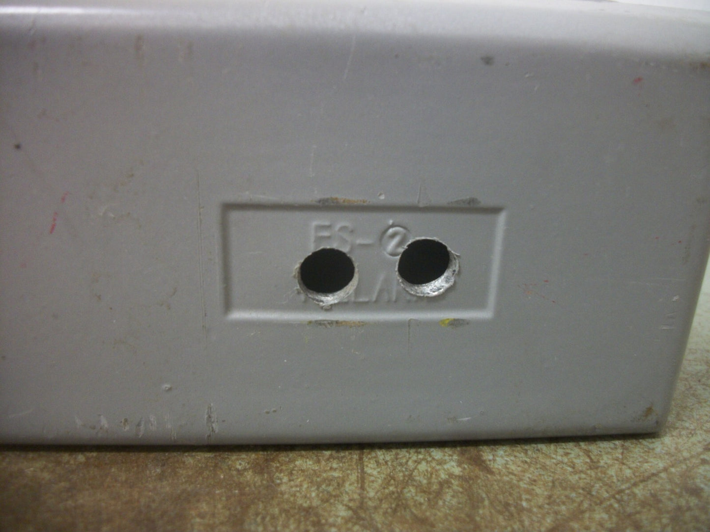 HUBBELL KILLARK LOT OF 2 WEATHERPROOF TWIST-LOCK RECEPTACLE ENCLOSURES FS-2 G/Y