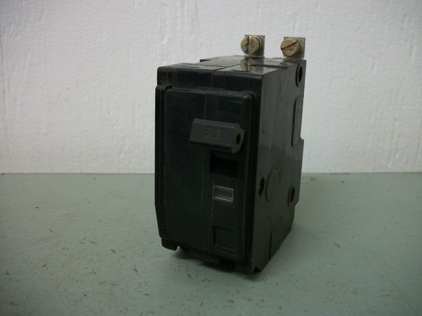 SQUARE D QOB CIRCUIT BREAKER QOB230 30AMP 240VOLT 2POLE OLD