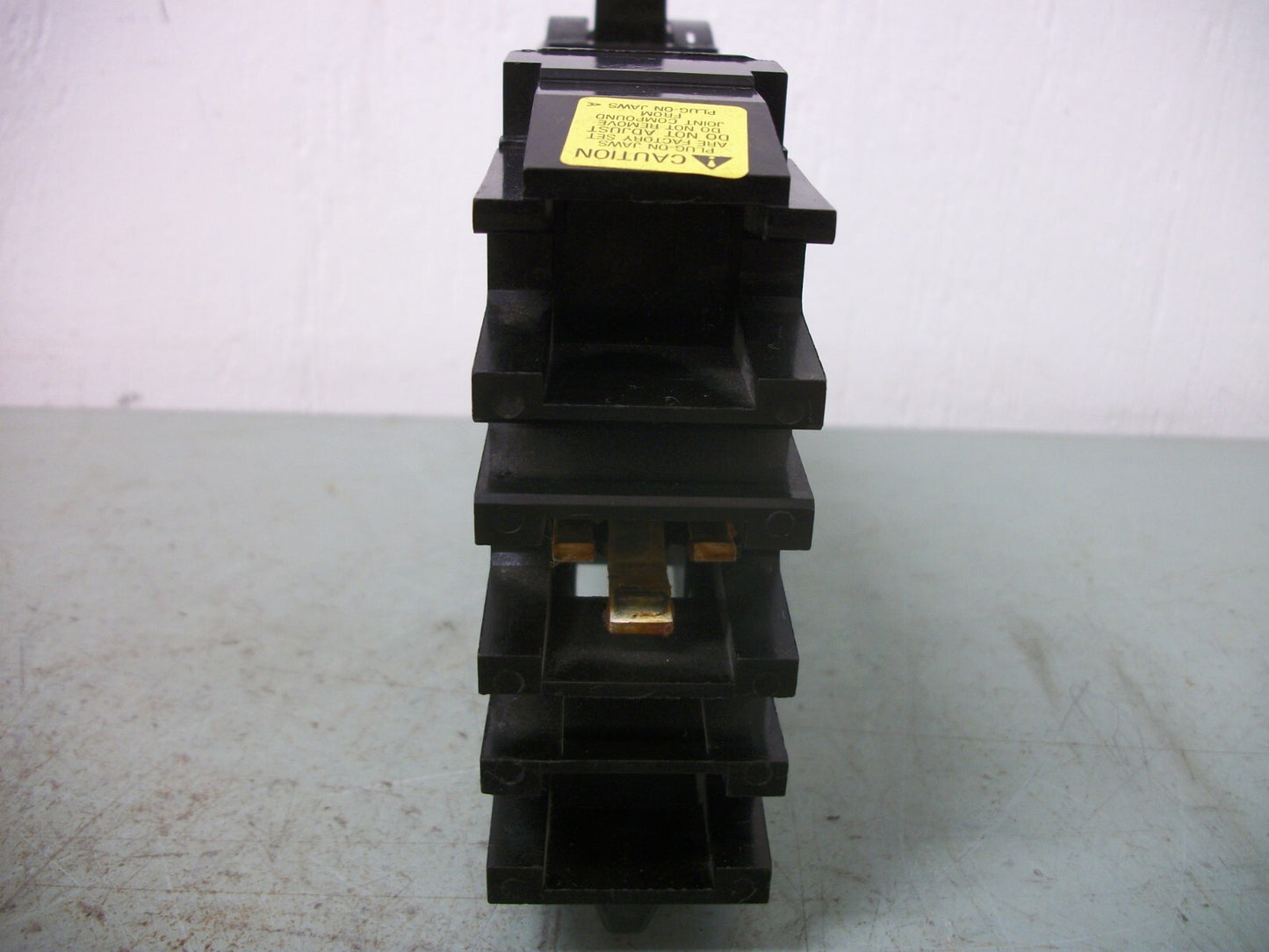 SQUARE D I-LINE FH CIRCUIT BREAKER FH16020B 20AMP 600VOLT 1POLE GRAY