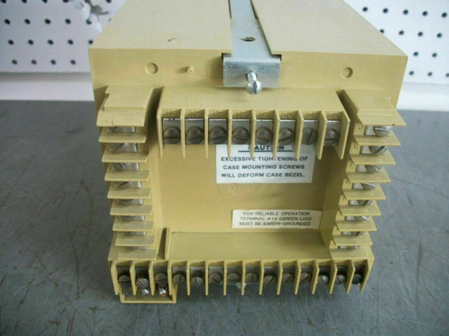 BARBER-COLMAN TEMPERATURE CONTROLLER 560