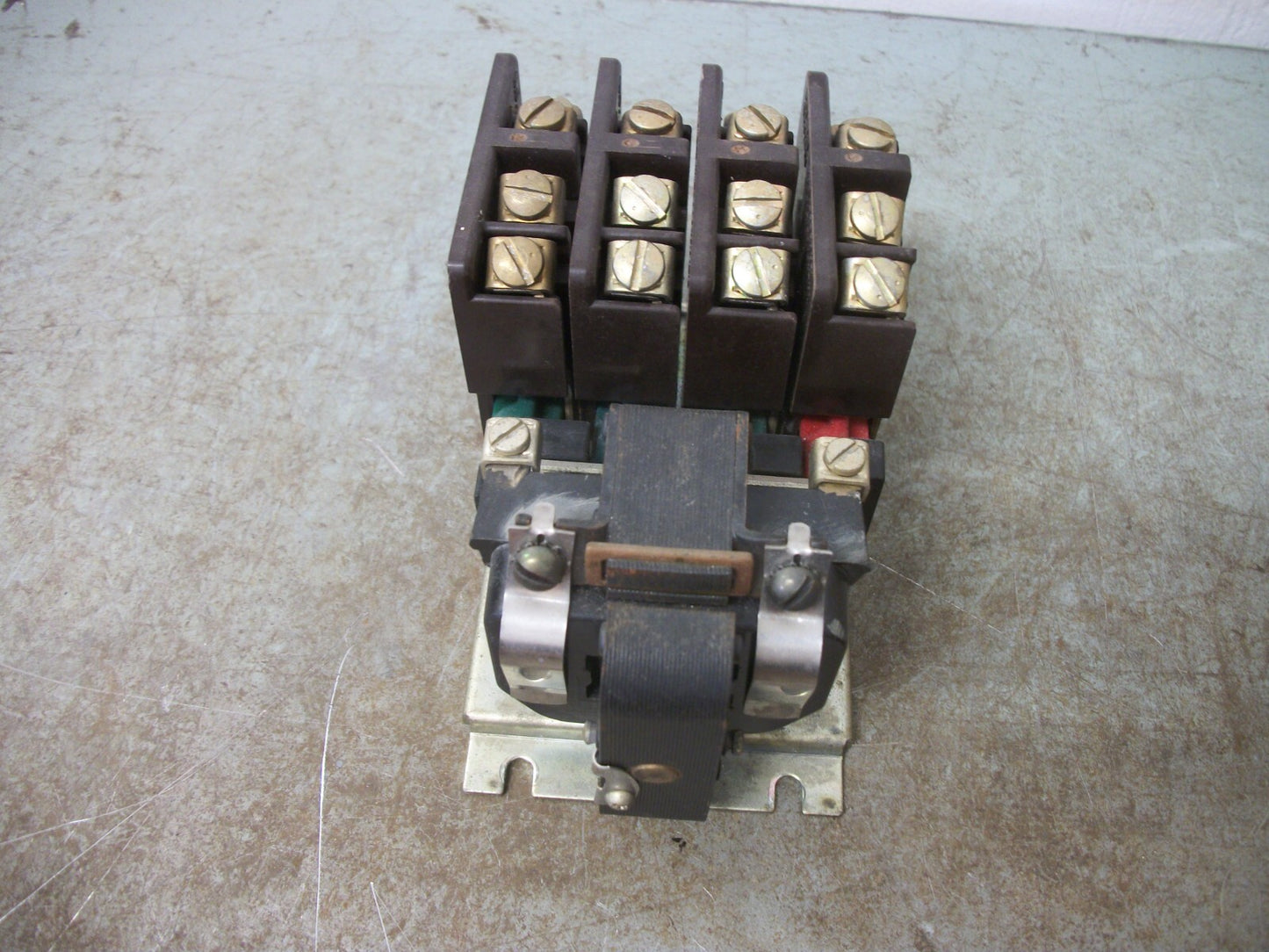 JOSLYN CLARK 20AMP 4POLE LIGHTING CONTACTOR LC20U04 120VCOIL 3PH
