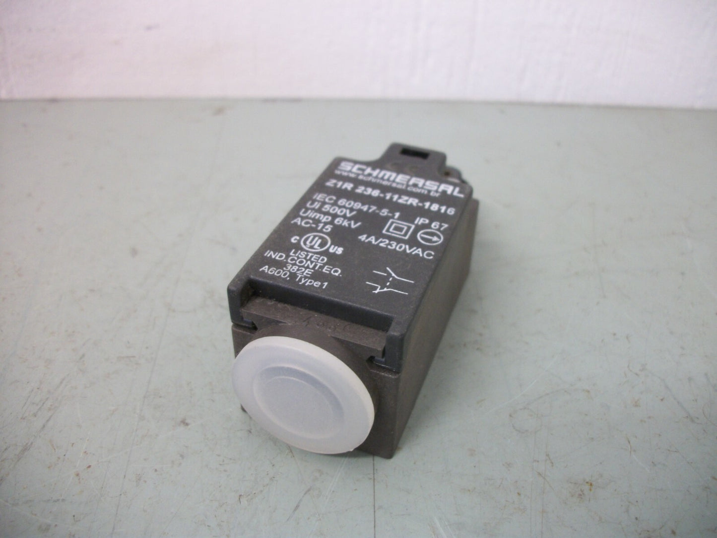 SCHMERSAL LIMIT SWITCH Z1R 236-11ZR-1816 NOB