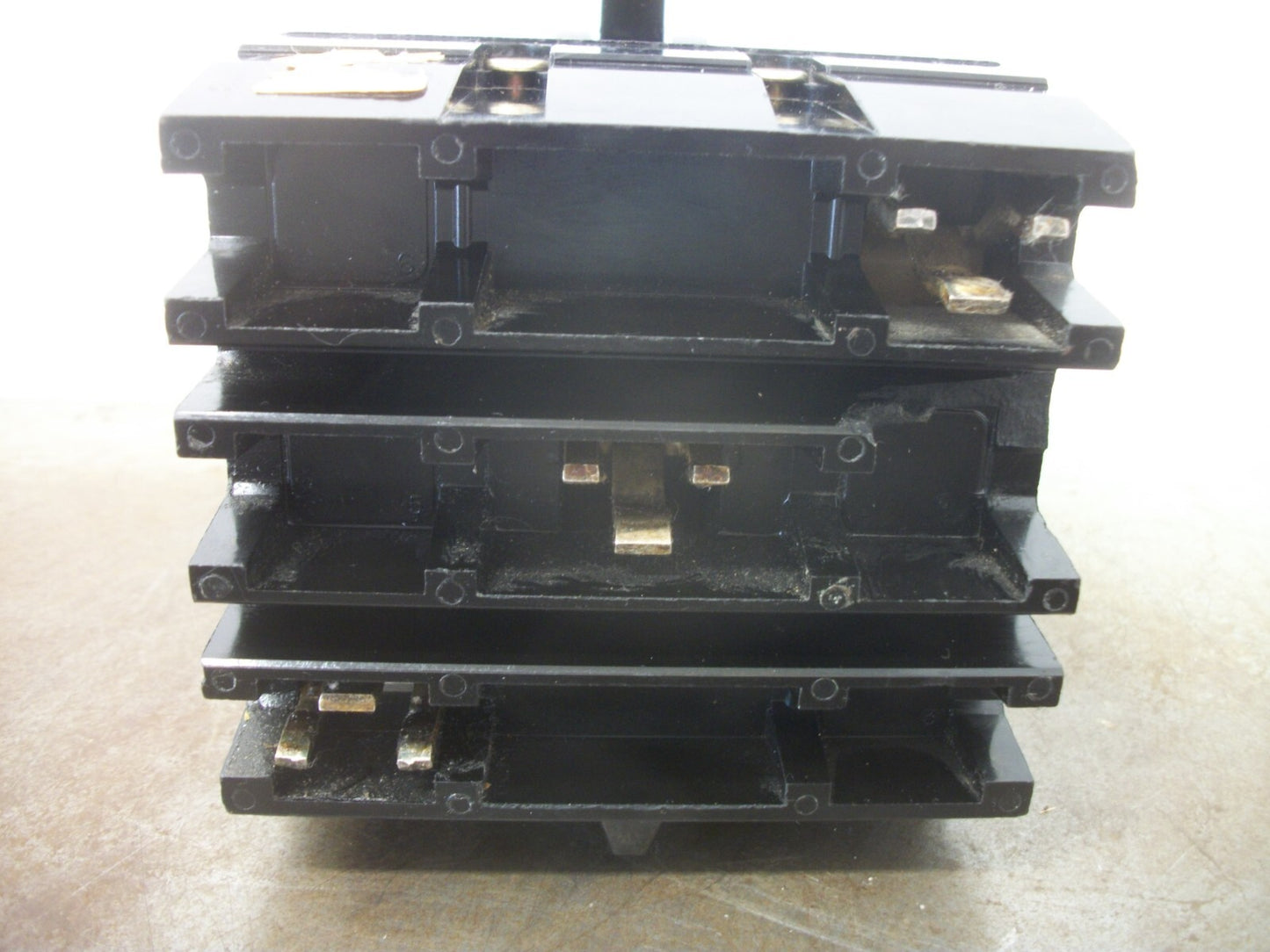 SQUARE D I-LINE FA CIRCUIT BREAKER FA36020 20AMP 600VOLT 3POLE BLACK CHIPPED