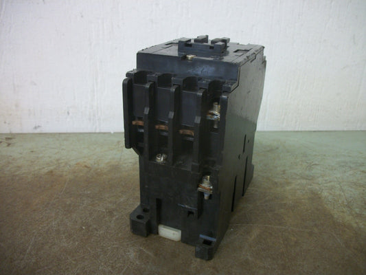 ALLEN-BRADLEY SIZE 1 CONTACTOR 300-BO*930 27AMP 120VCOIL 3PH 600V 10HP