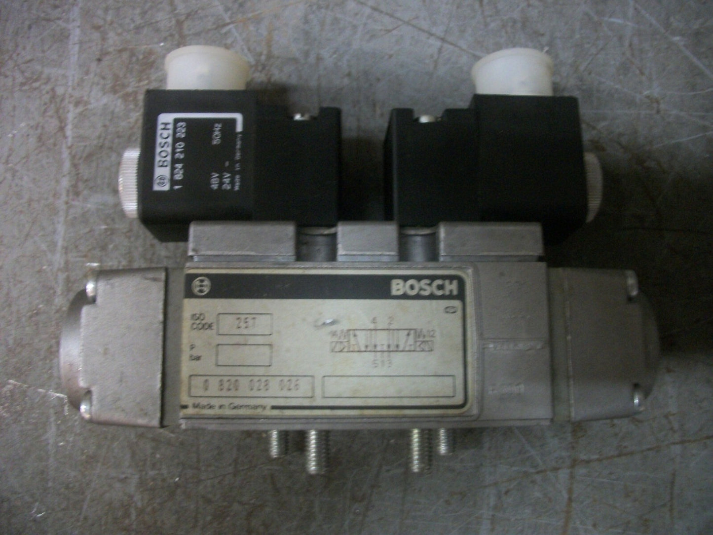 BOSCH SOLENOID CONTROL VALVE 0 820 028 026 24VCOIL NOB