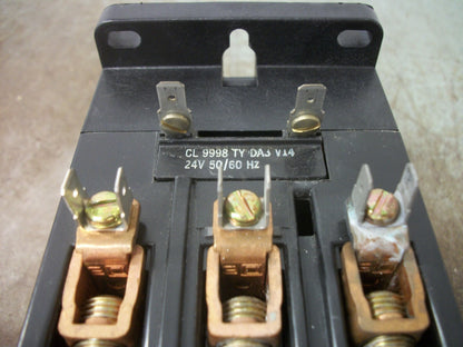 SQUARE D DEFINITE PURPOSE CONTACTOR 8910DPA73 75AMP 24VCOIL 3PH 600V 40HP