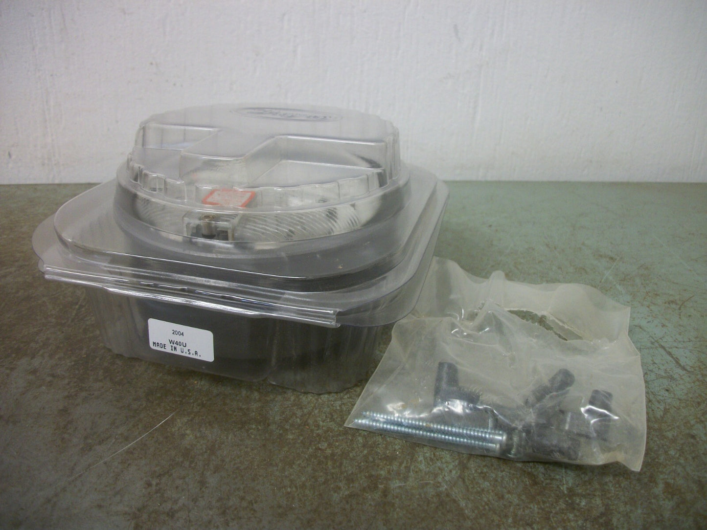 DWYER MAGNEHELIC PRESSURE GAGE 2005 C 0-5" WATER 15PSIG NEW