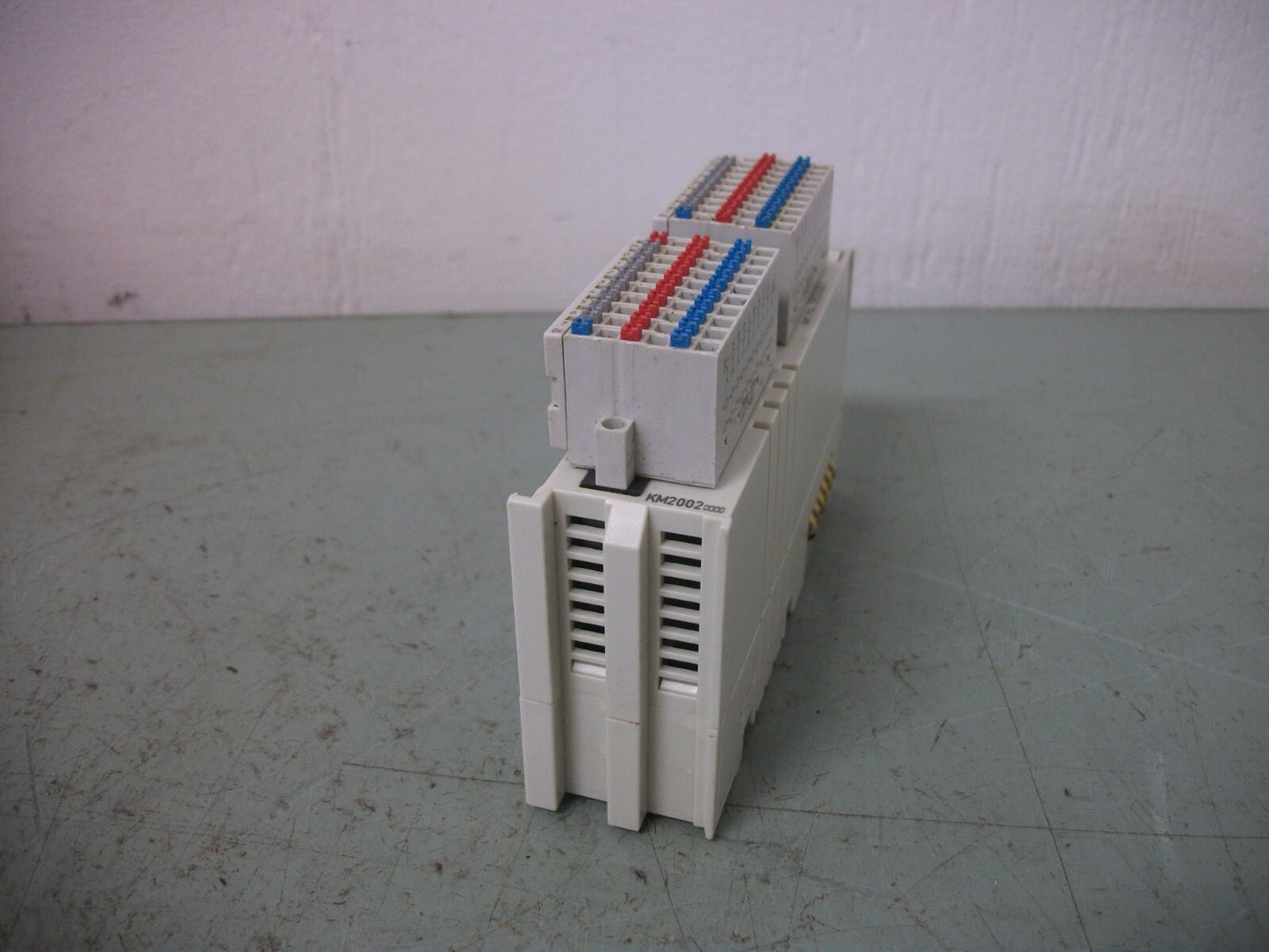 BECKHOFF 16-CHANNEL DIGITAL OUTPUT KM2002-0000 USED