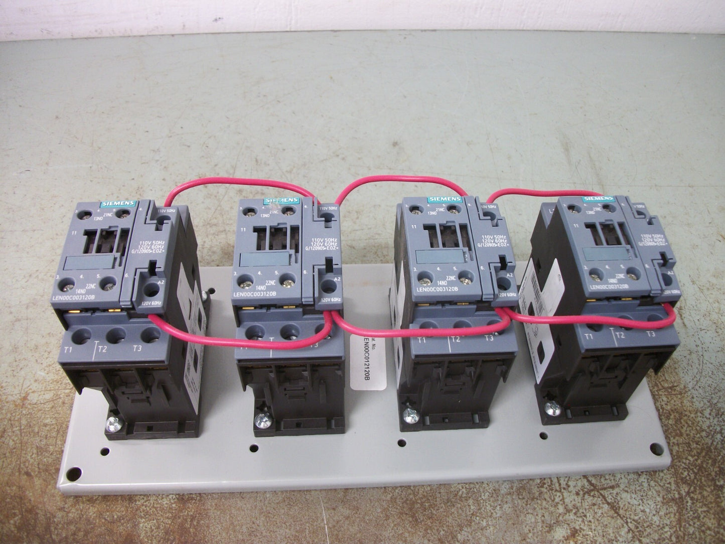 SIEMENS 30AMP LIGHTING CONTACTOR LEN00C012120B 120VCOIL 12POLE NIB