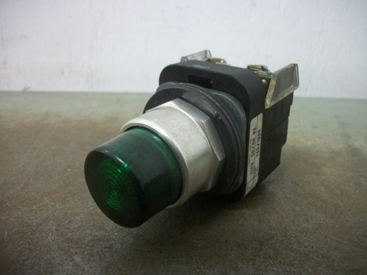 ALLEN-BRADLEY GREEN ILLUMINATED MOMENTARY PUSHBUTTON 800T-PT16G 120V