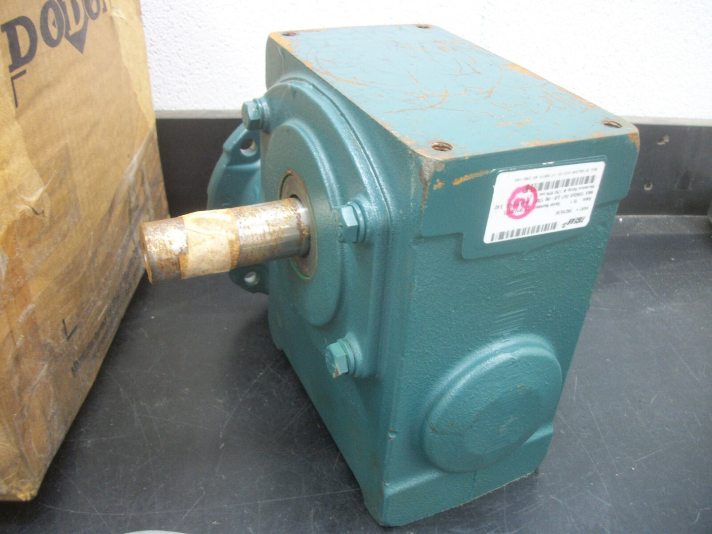 DODGE TIGEAR-2 15:1 RATIO GEAR BOX SPEED REDUCER 26Q15L56 NIB