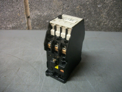 SIEMENS SIZE 0 CONTACTOR 3TB4210-0A 22.5AMP 120VCOIL 3PH 600V 15HP