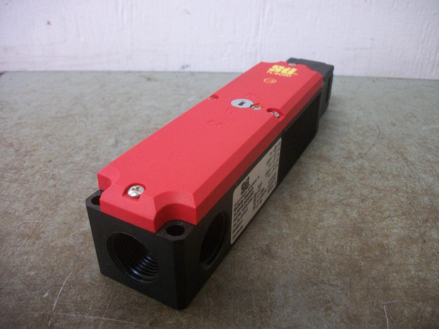 OMRON STI SAFETY SWITCH TL4019-30241RR NOB